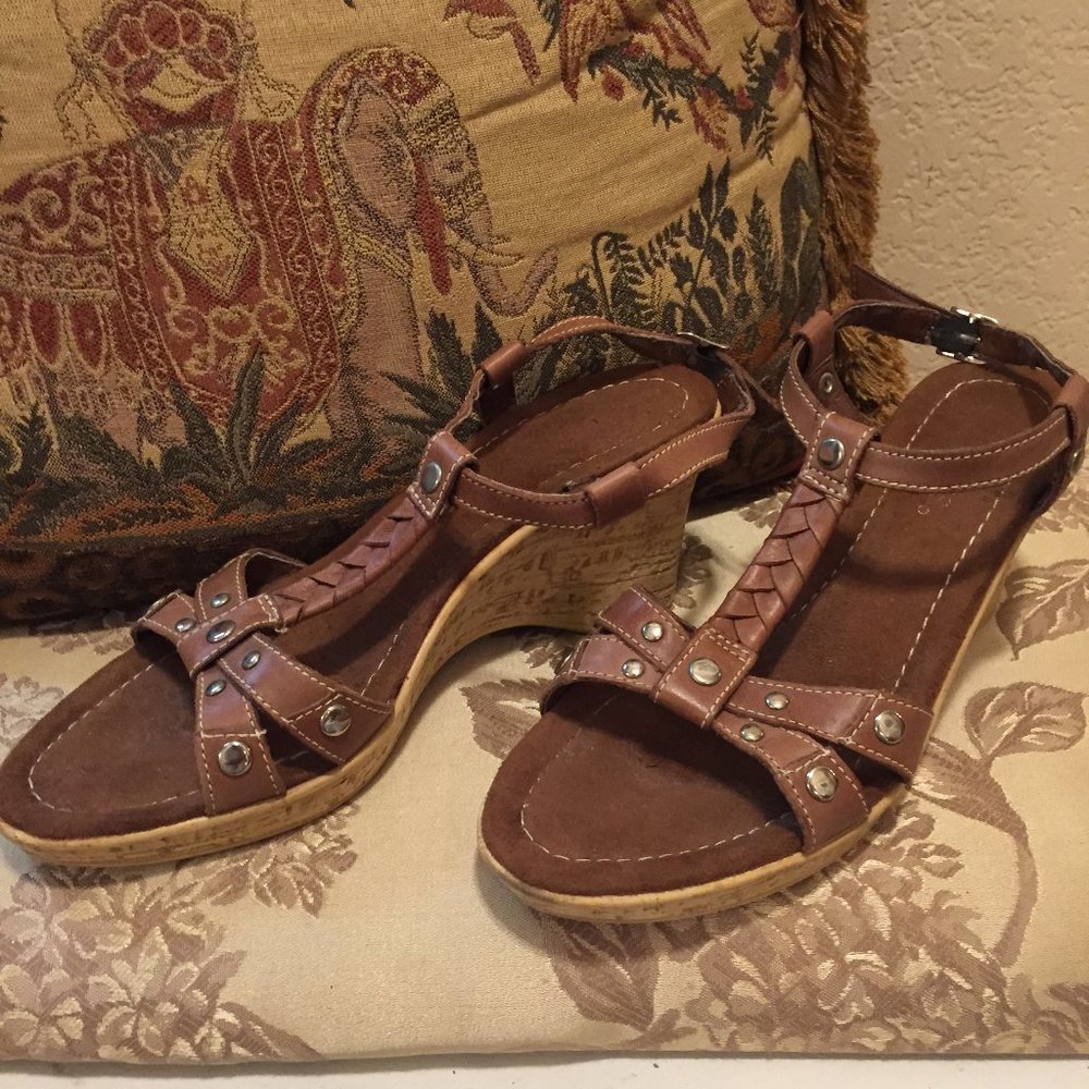 Aerosoles dark tan leather wedge sandals